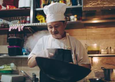 Contratar chefs extranjeros para su restaurante: encontrar el candidato adecuado y el camino de la visa